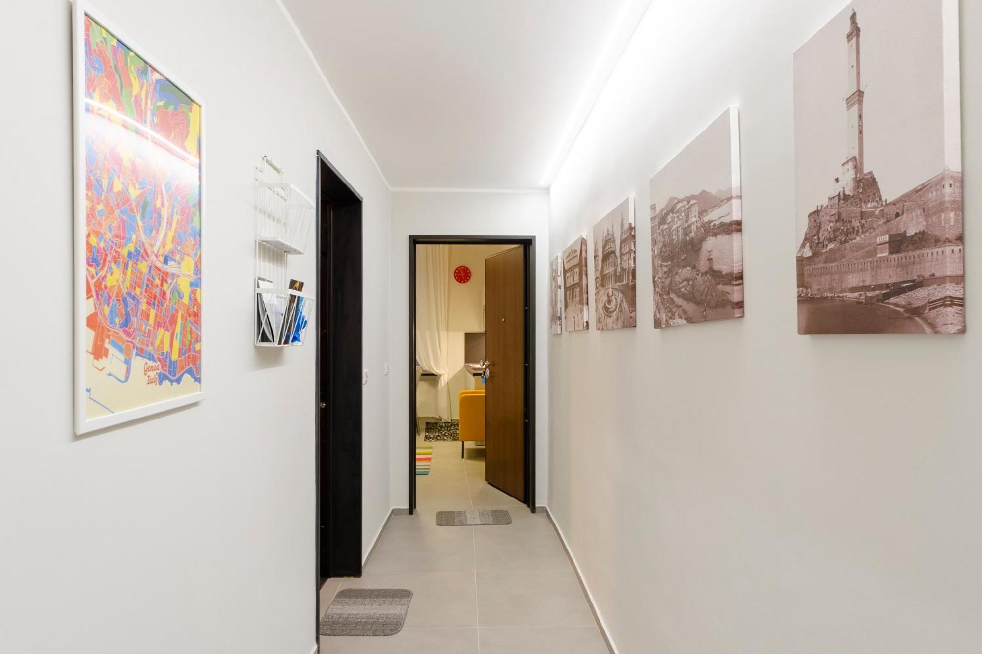 Lovely Flats In Historic Center Genua