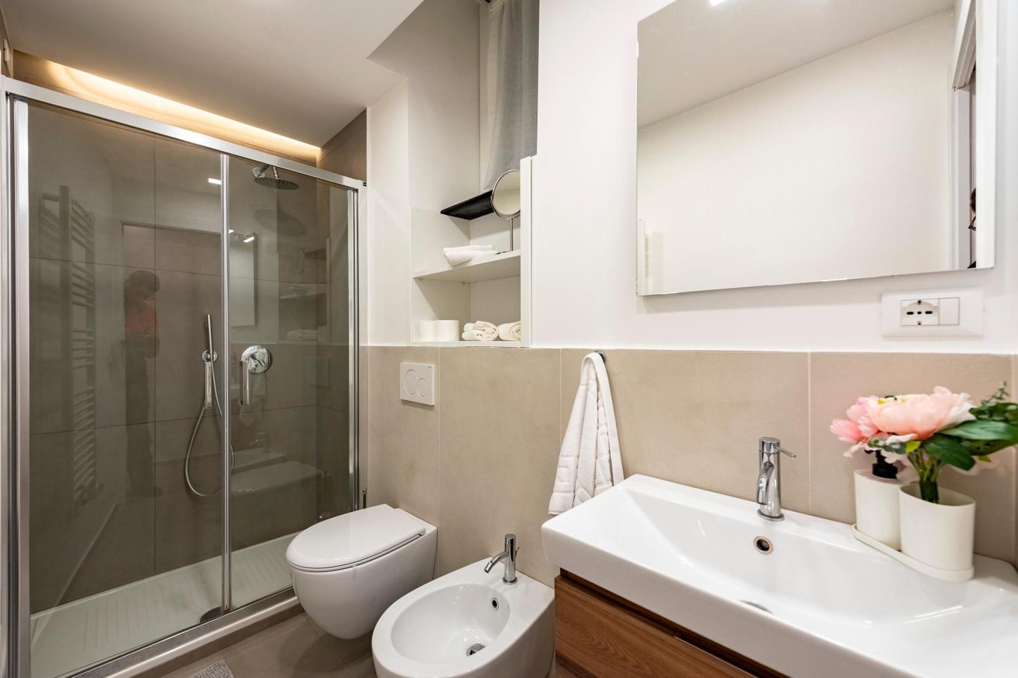Lovely Flats In Historic Center Apartment Genua